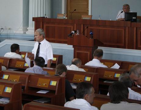 Від сьогодні у опозиції в облраді залишилась тільки одна посада - голови обласної ради. Зараз її обіймає Володимир Гресь. Він був відсутній на засіданні, тому його вів перший заступник Віктор Павліченко.